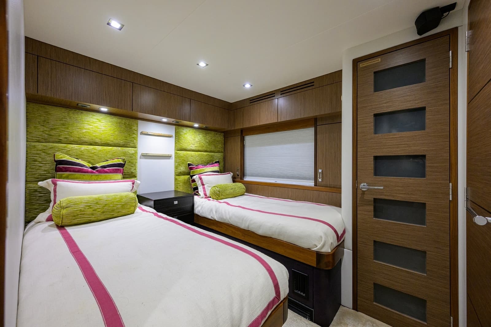 2013 Hatteras 80 Motor Yacht