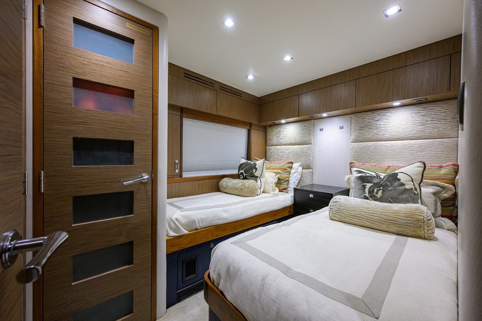 2013 Hatteras 80 Motor Yacht