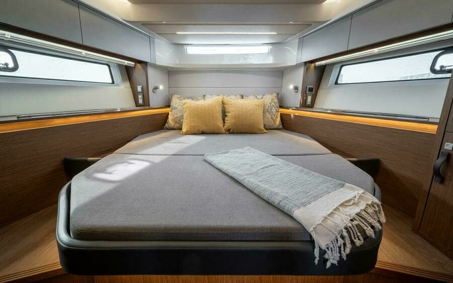 2026 Beneteau Antares 12 Coupe