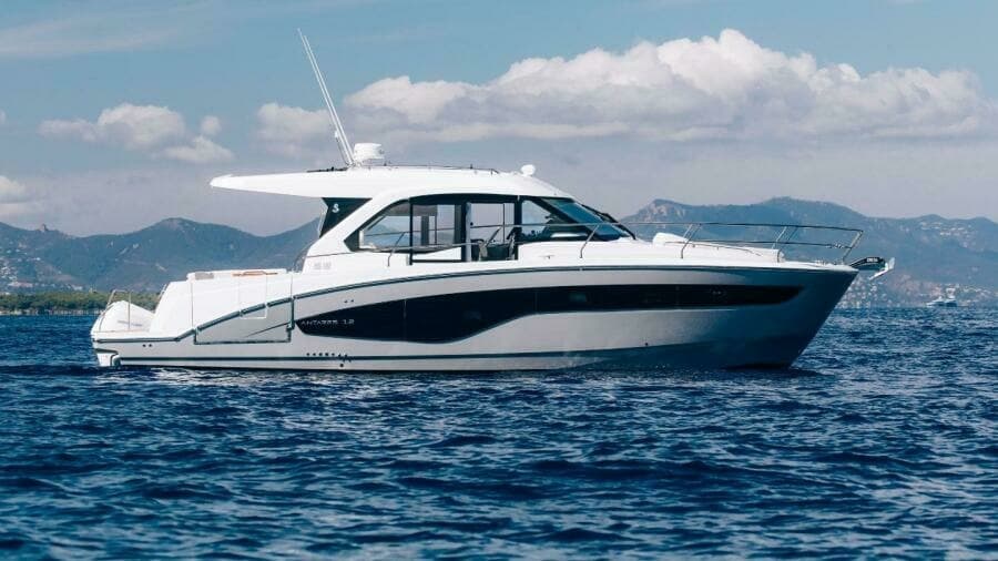 2026 Beneteau Antares 12 Coupe