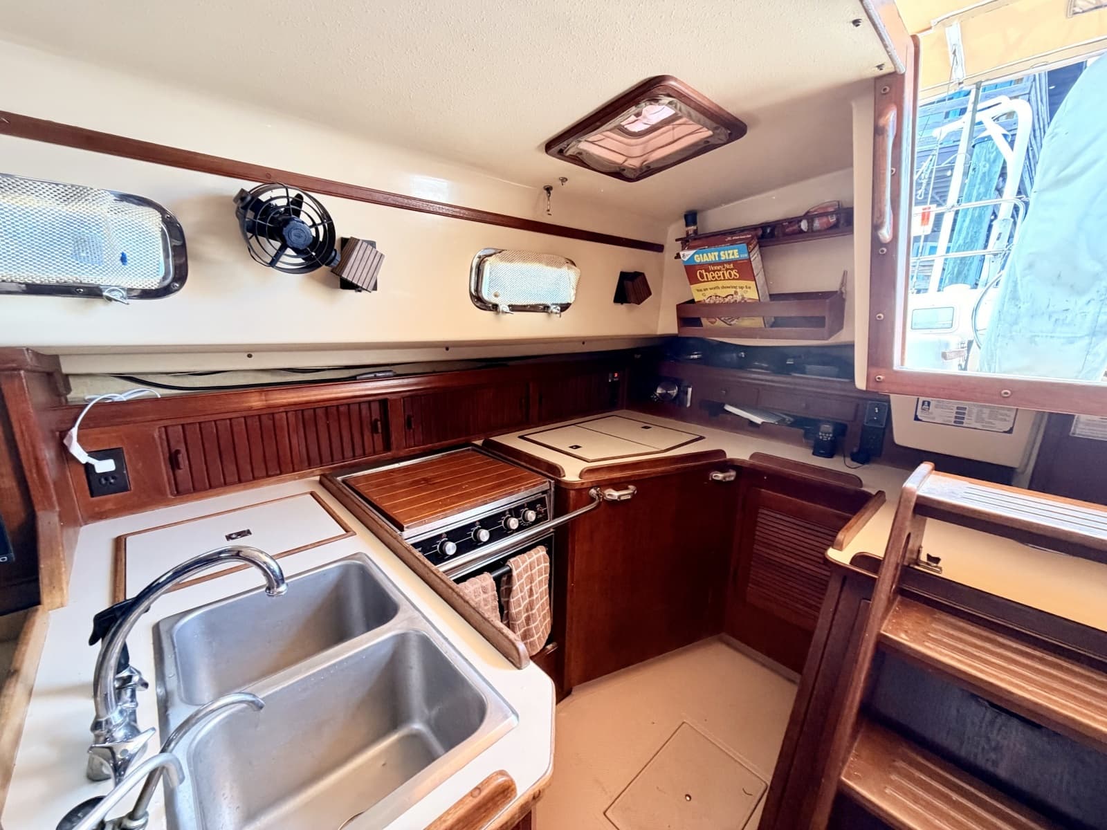 1989 Island Packet Cutter