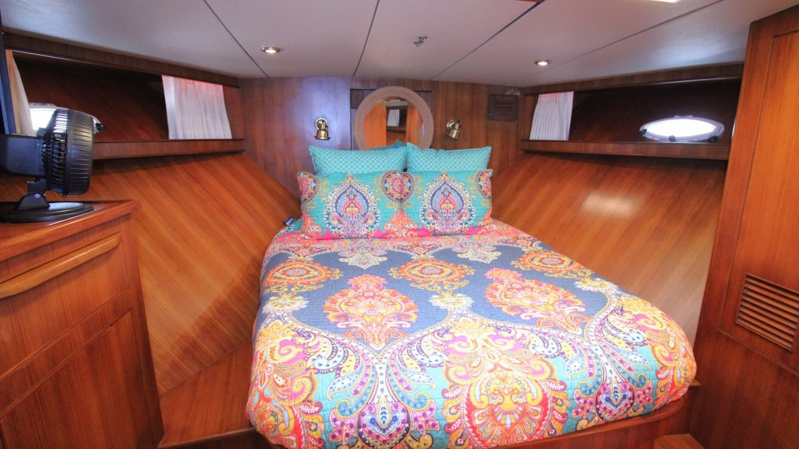 1995 Jefferson 52 Rivanna Cockpit MY
