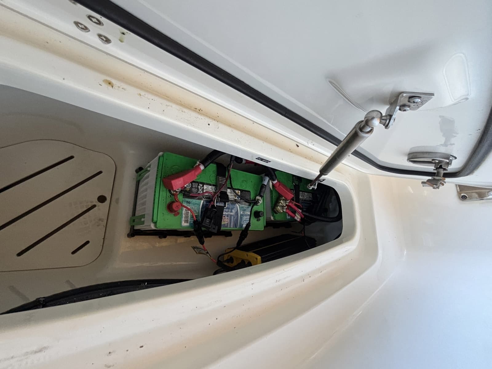 2022 Boston Whaler 320 Vantage