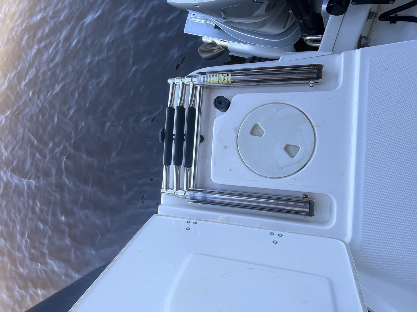 2022 Boston Whaler 320 Vantage
