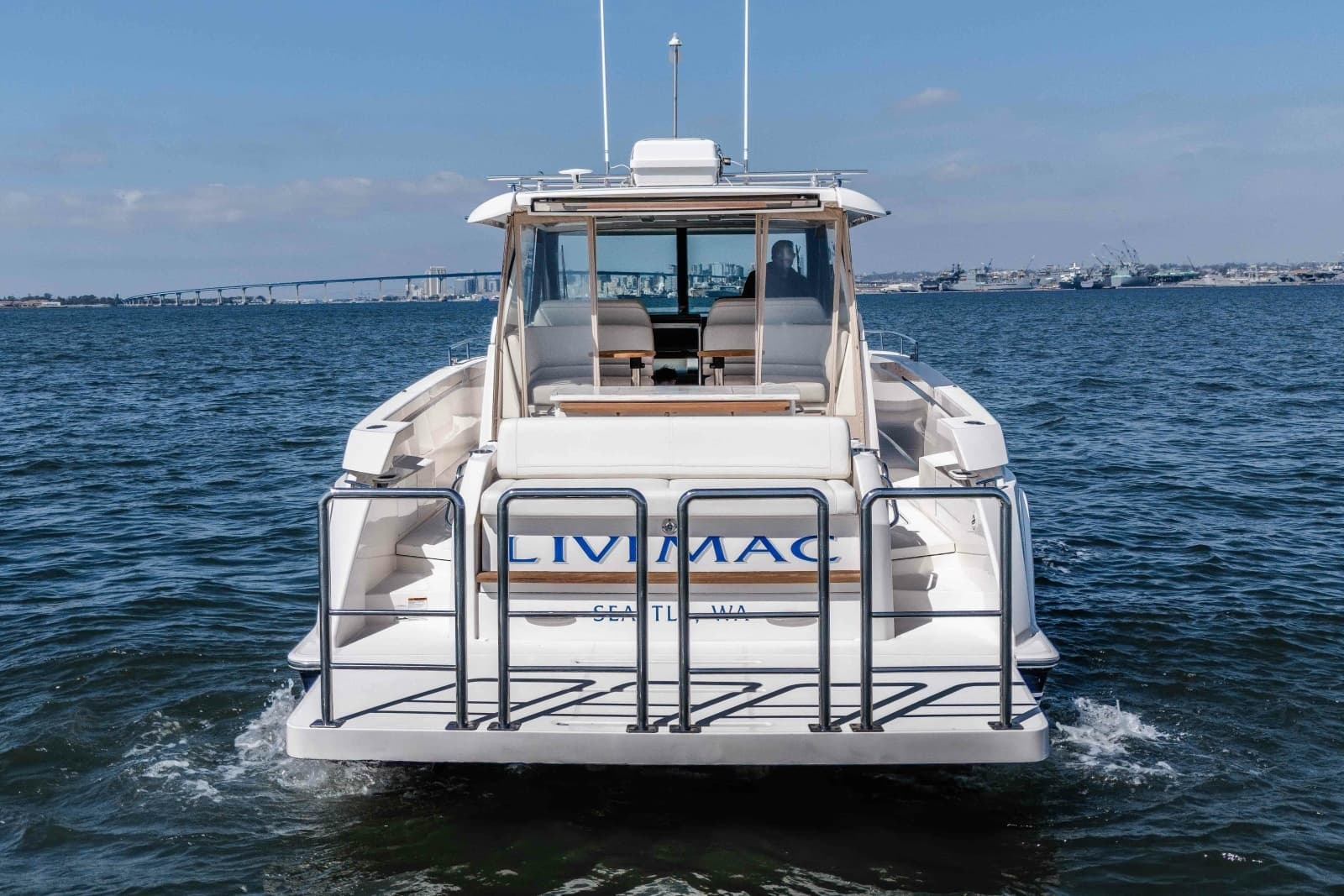 2016 Tiara Q44 LIVIMAC