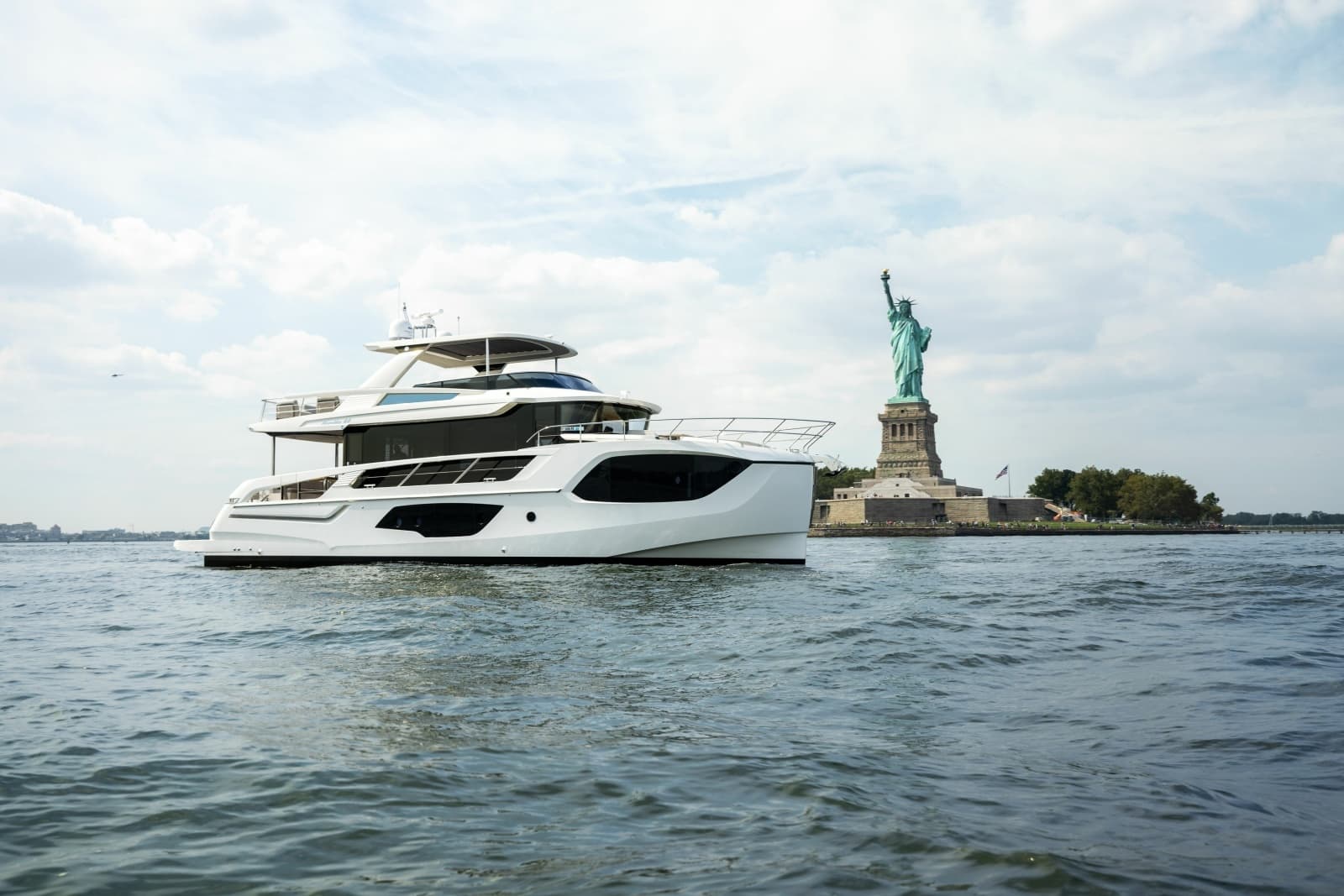 2024 Absolute Navetta 64