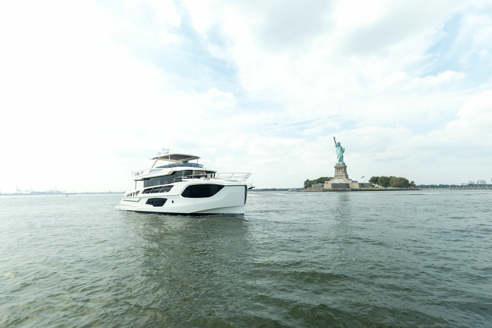 2024 Absolute Navetta 64