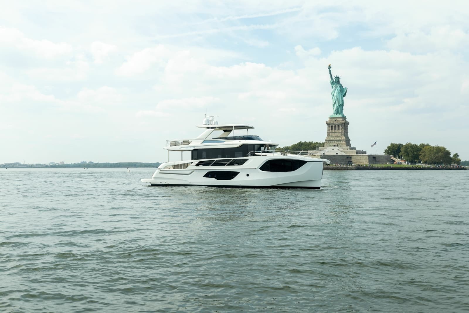 2024 Absolute Navetta 64