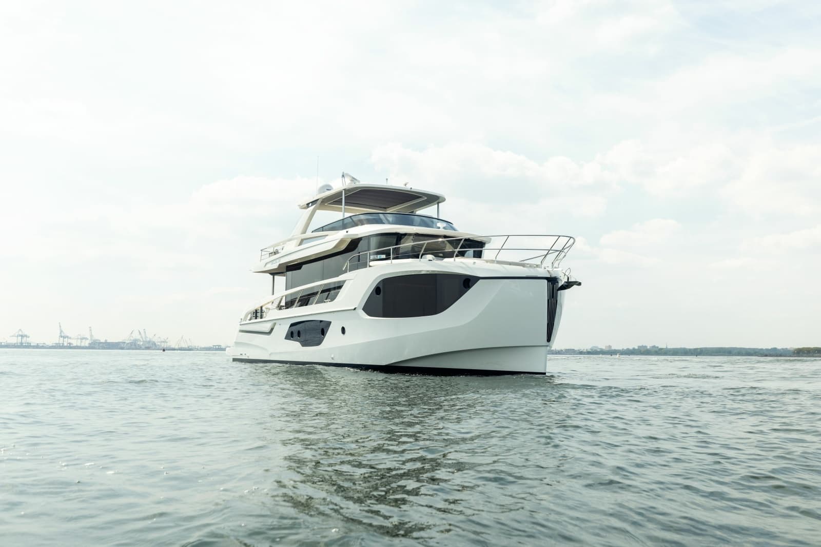2024 Absolute Navetta 64