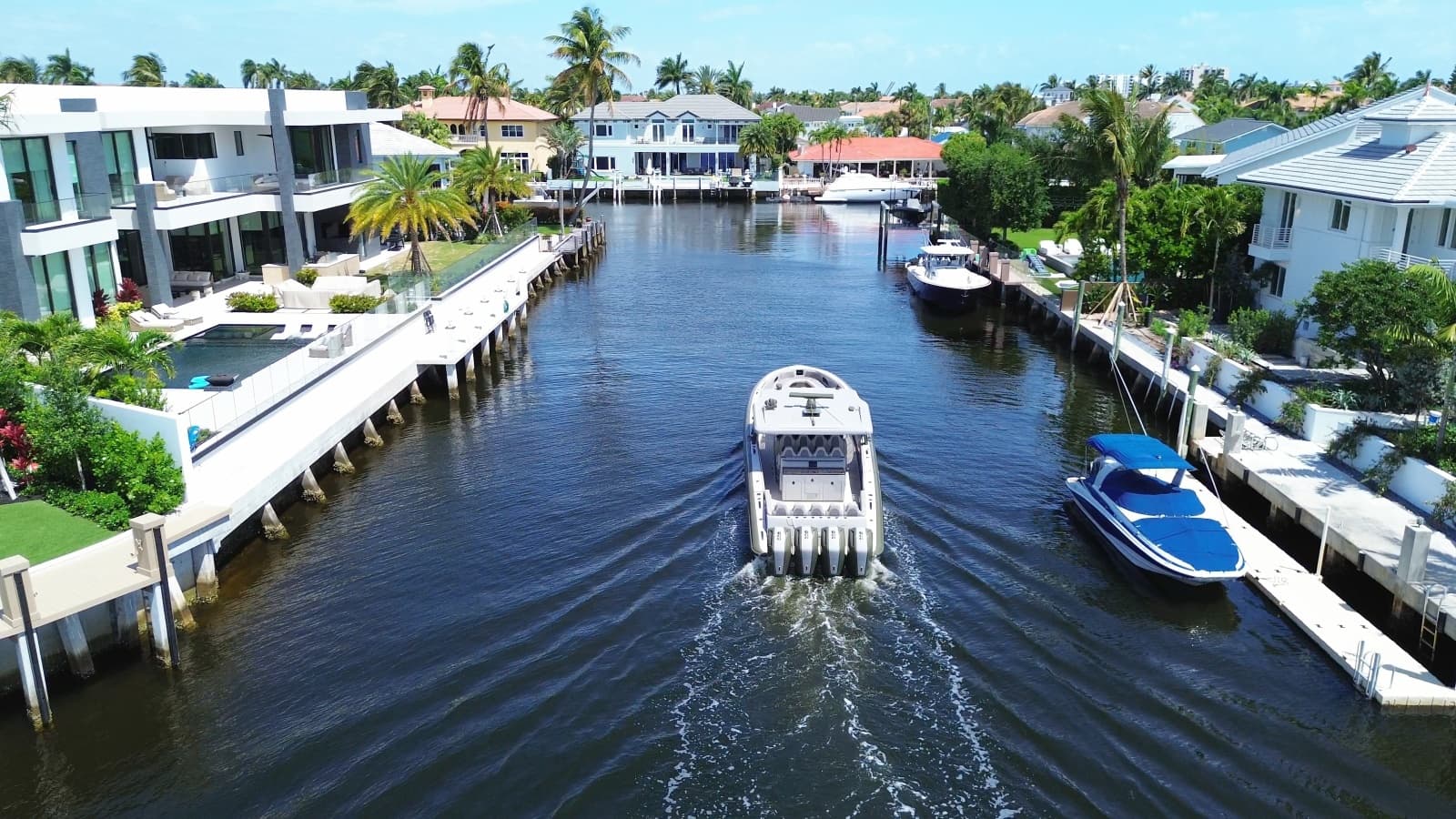 2025 Midnight Express 52 Vitesse