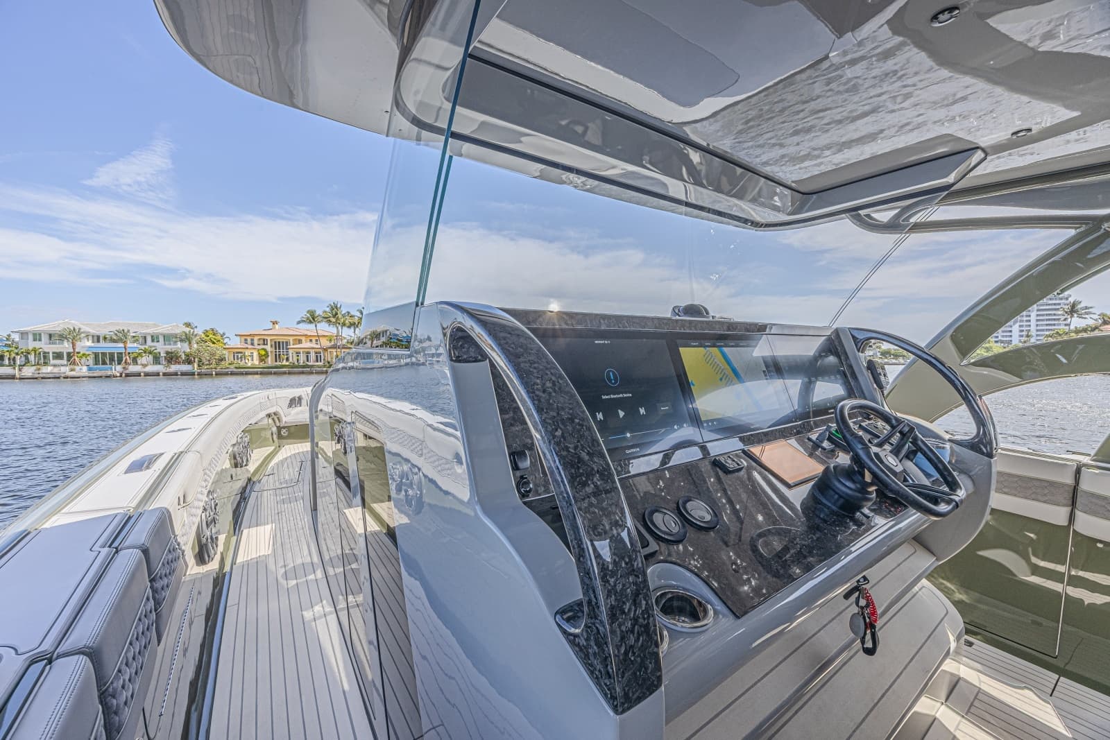 2025 Midnight Express 52 Vitesse