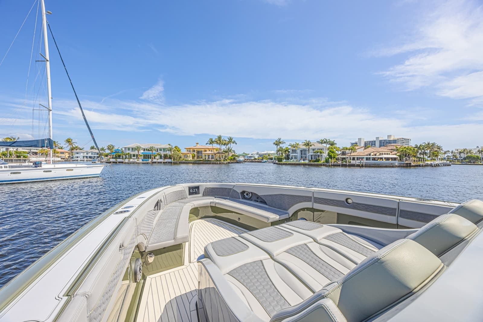 2025 Midnight Express 52 Vitesse