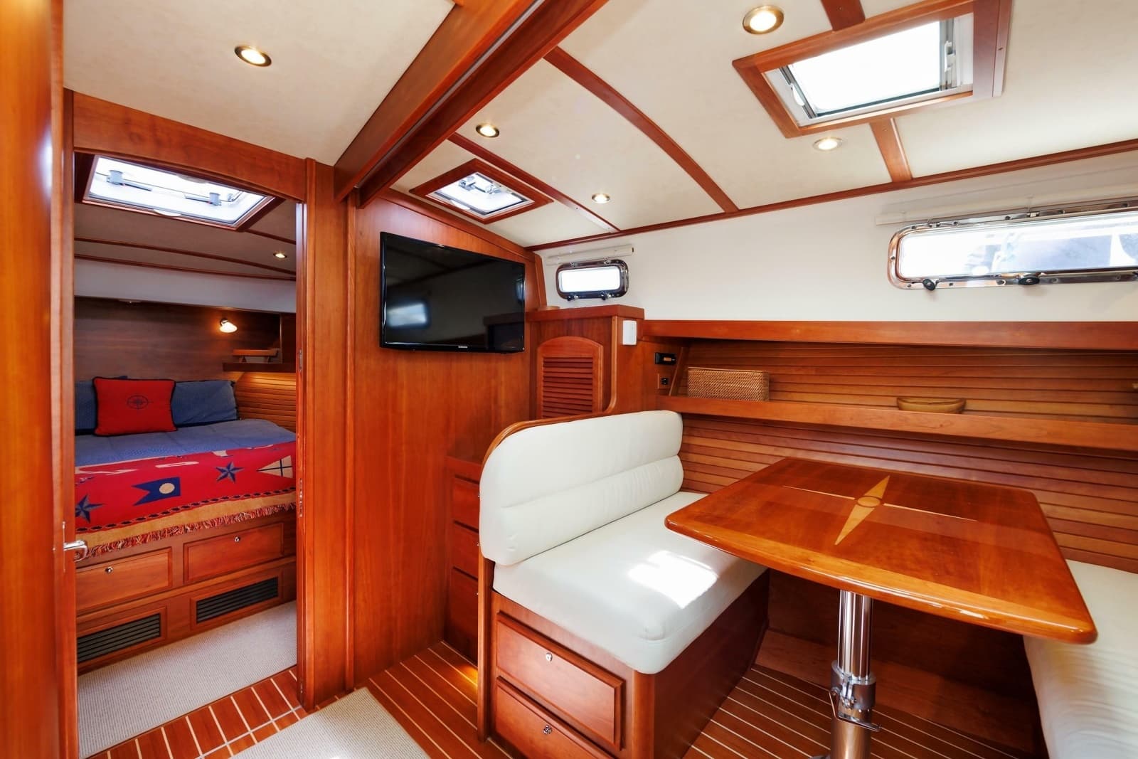 2016 Sabre 42 Fly Bridge Sedan