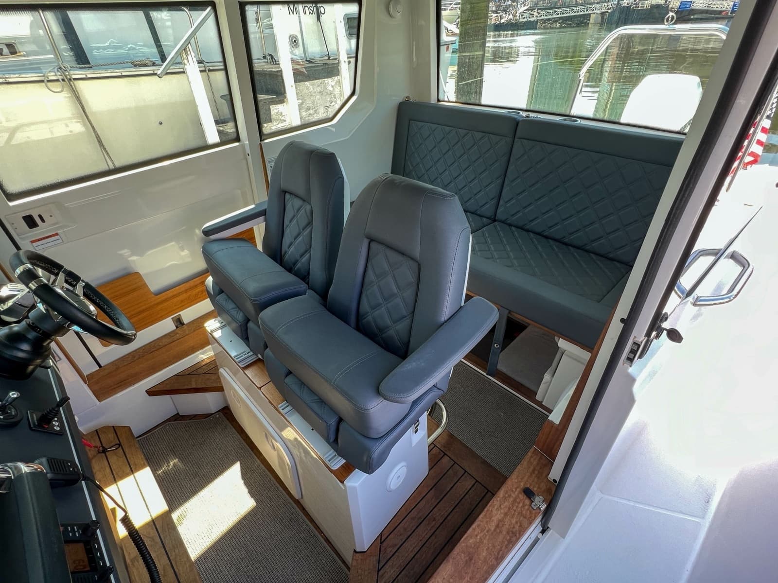 2020 Axopar 28 Cabin