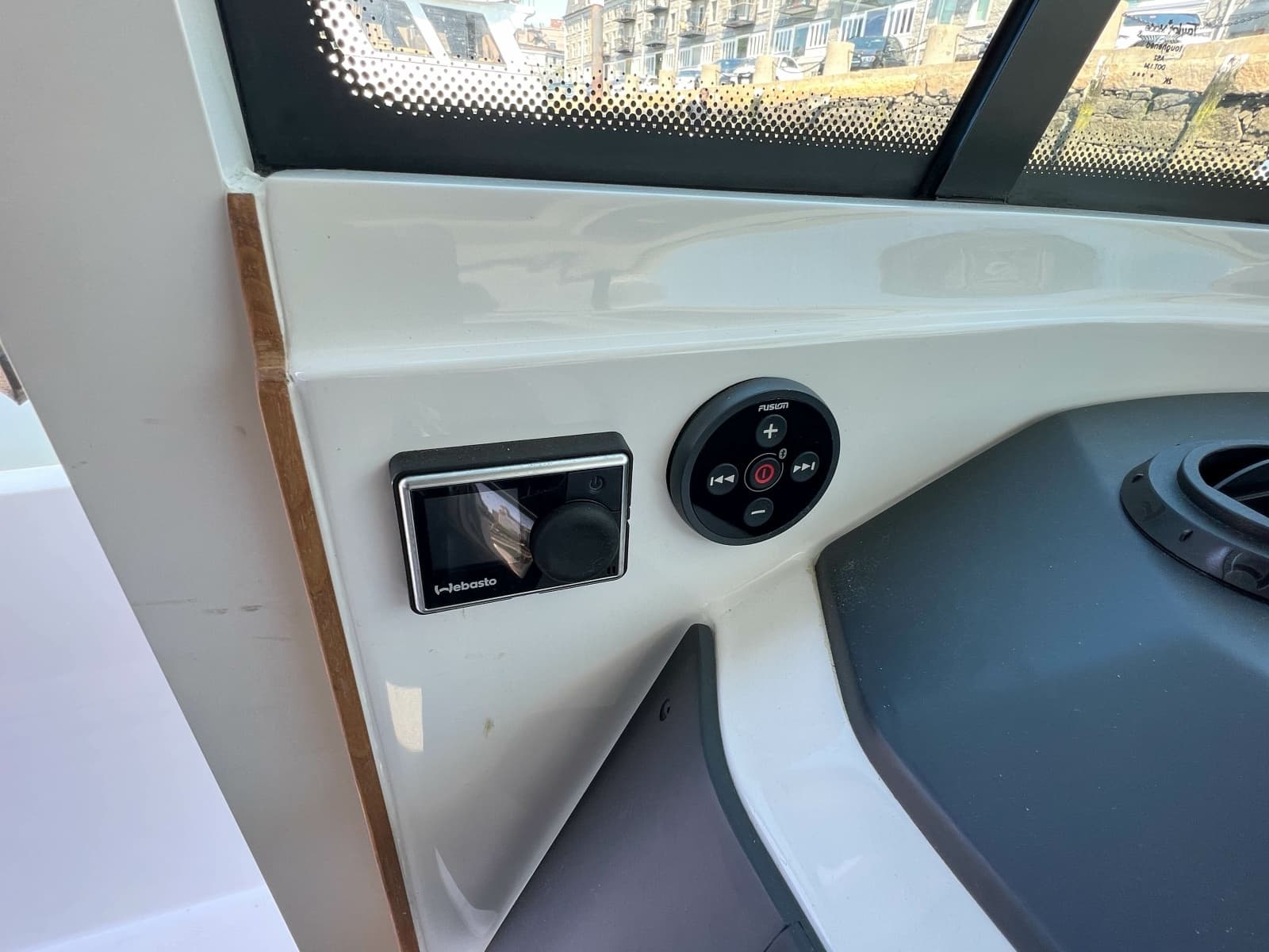 2020 Axopar 28 Cabin