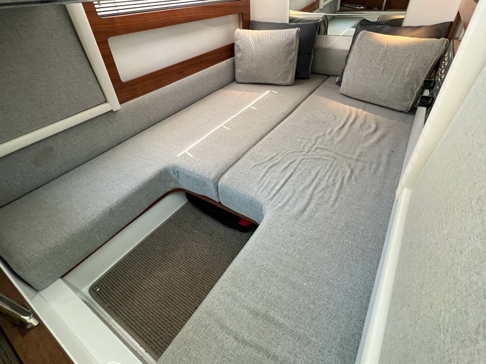 2020 Axopar 28 Cabin