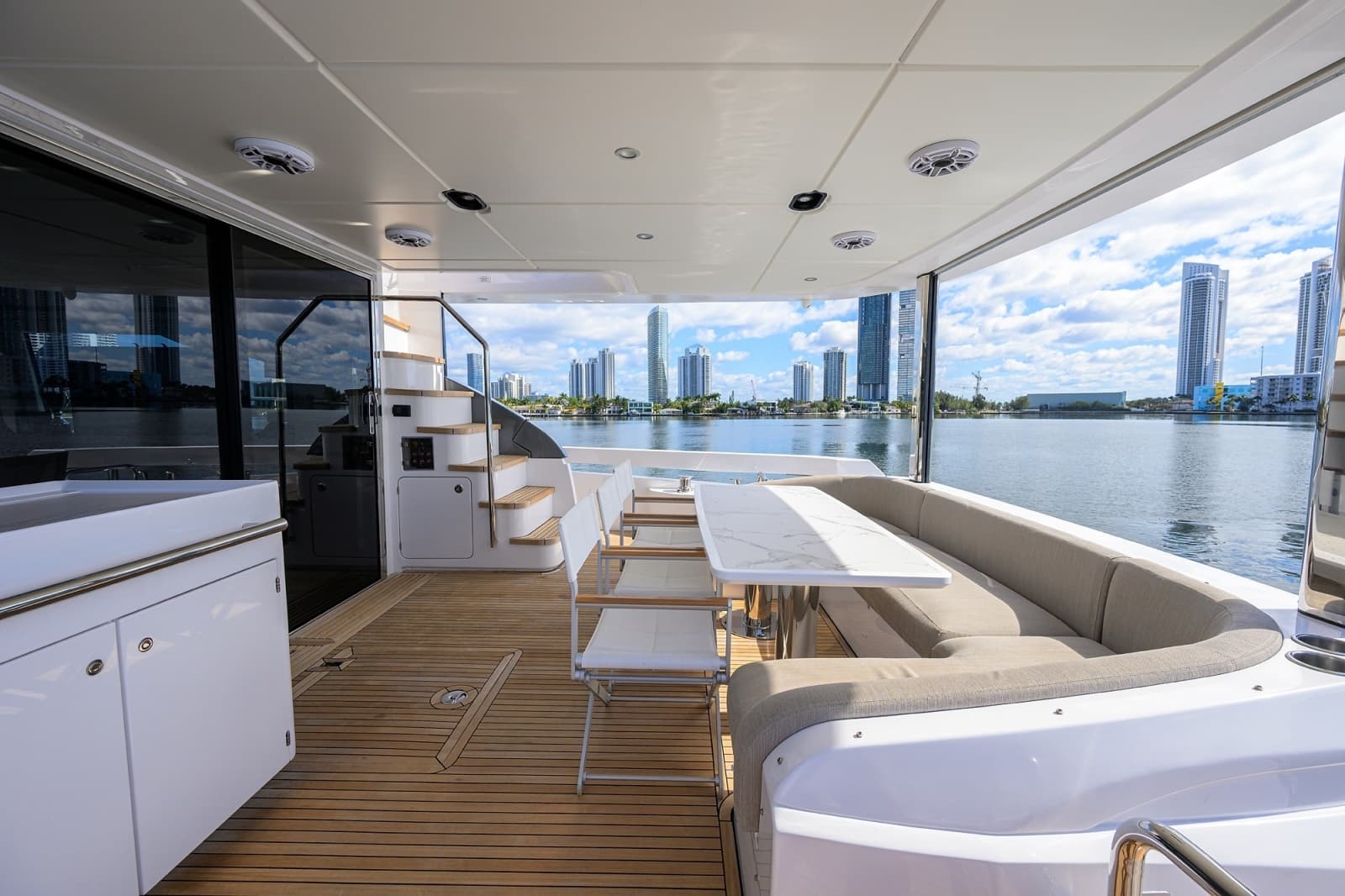 Azimut 78 - DT78 - Aft Deck