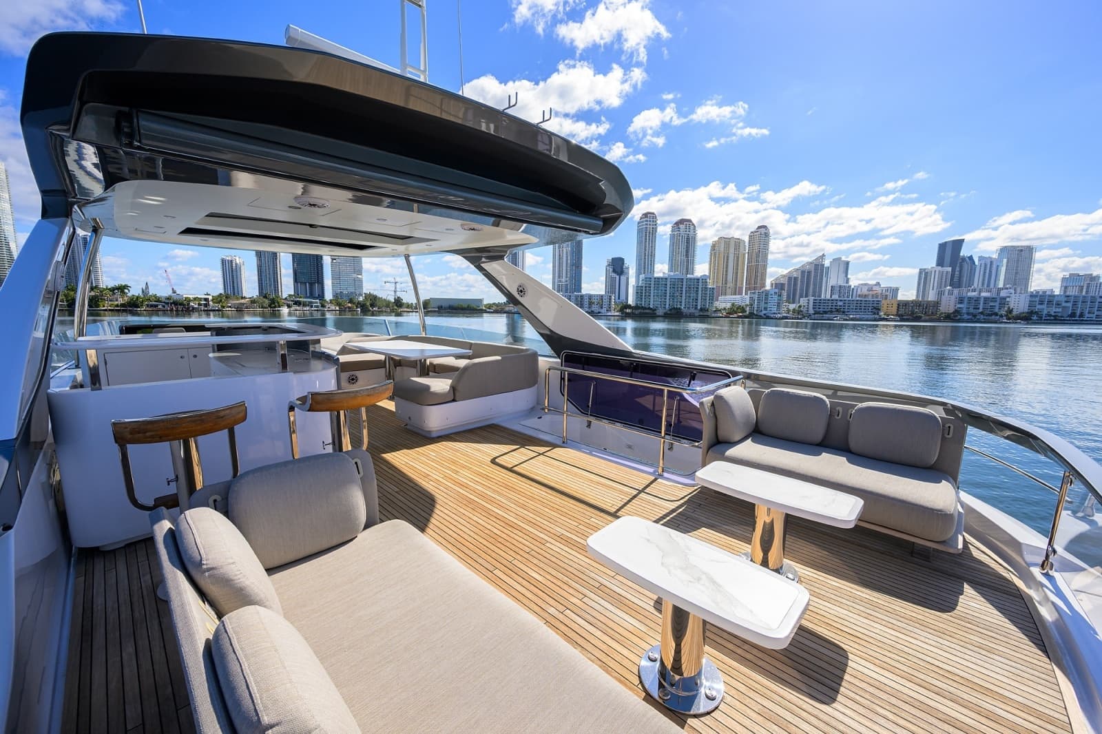 Azimut 78 - DT78 - Flybridge Aft Deck