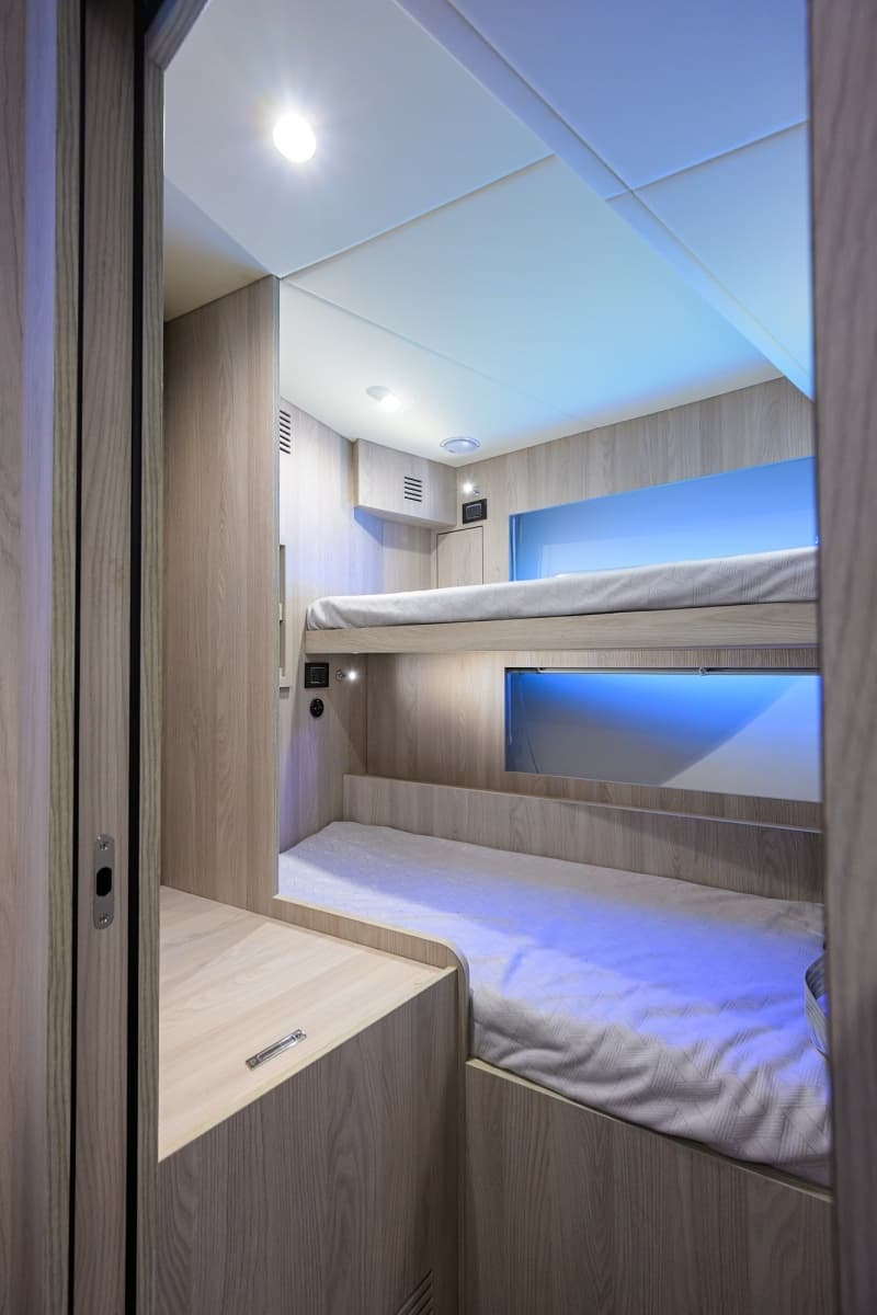 Azimut 78 - DT78 - Crew Quarters 
