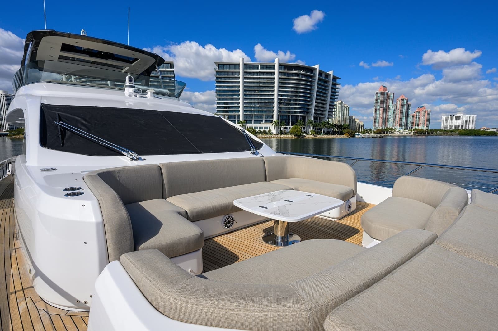 Azimut 78 - DT78 - Bow Seating