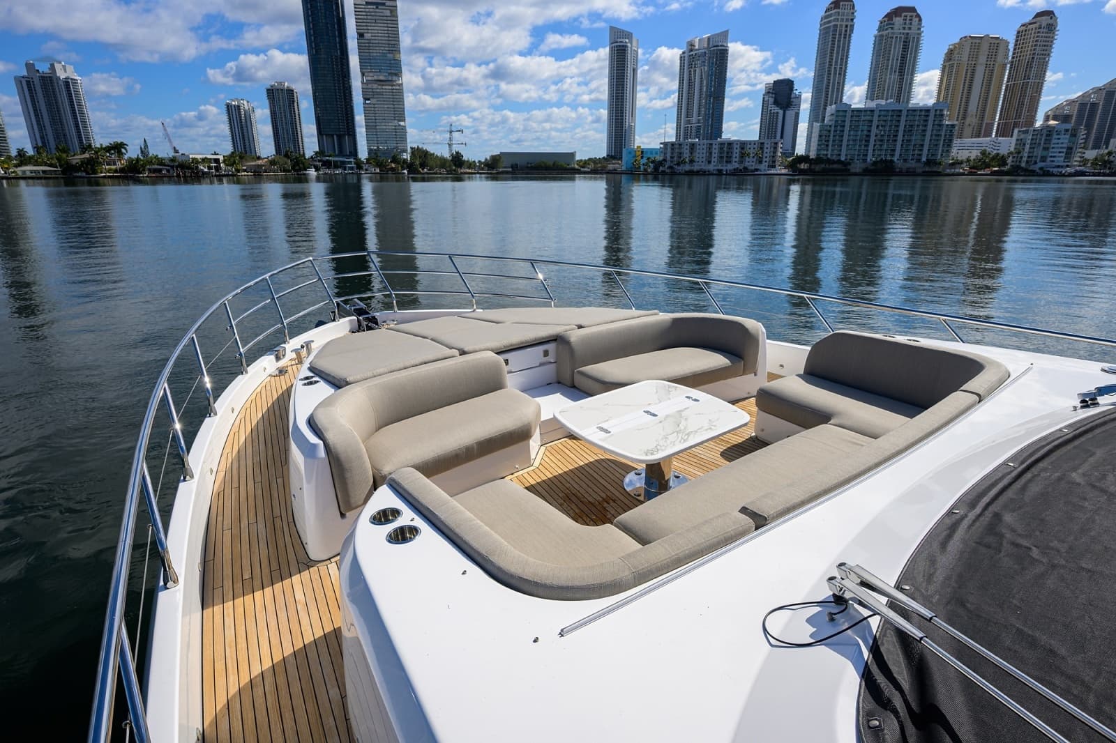 Azimut 78 - DT78 - Bow Seating
