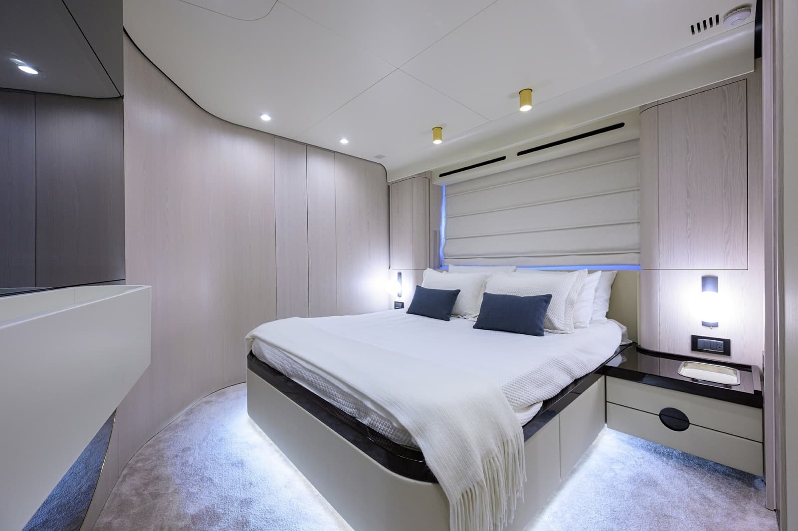 Azimut 78 - DT78 - Forward Stateroom
