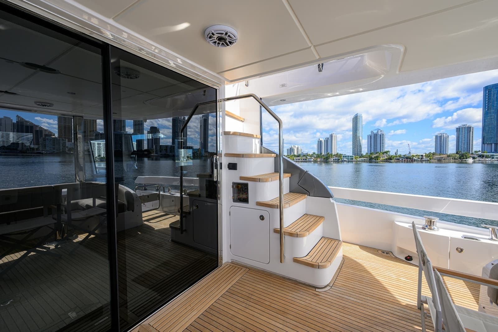 Azimut 78 - DT78 - Aft Deck