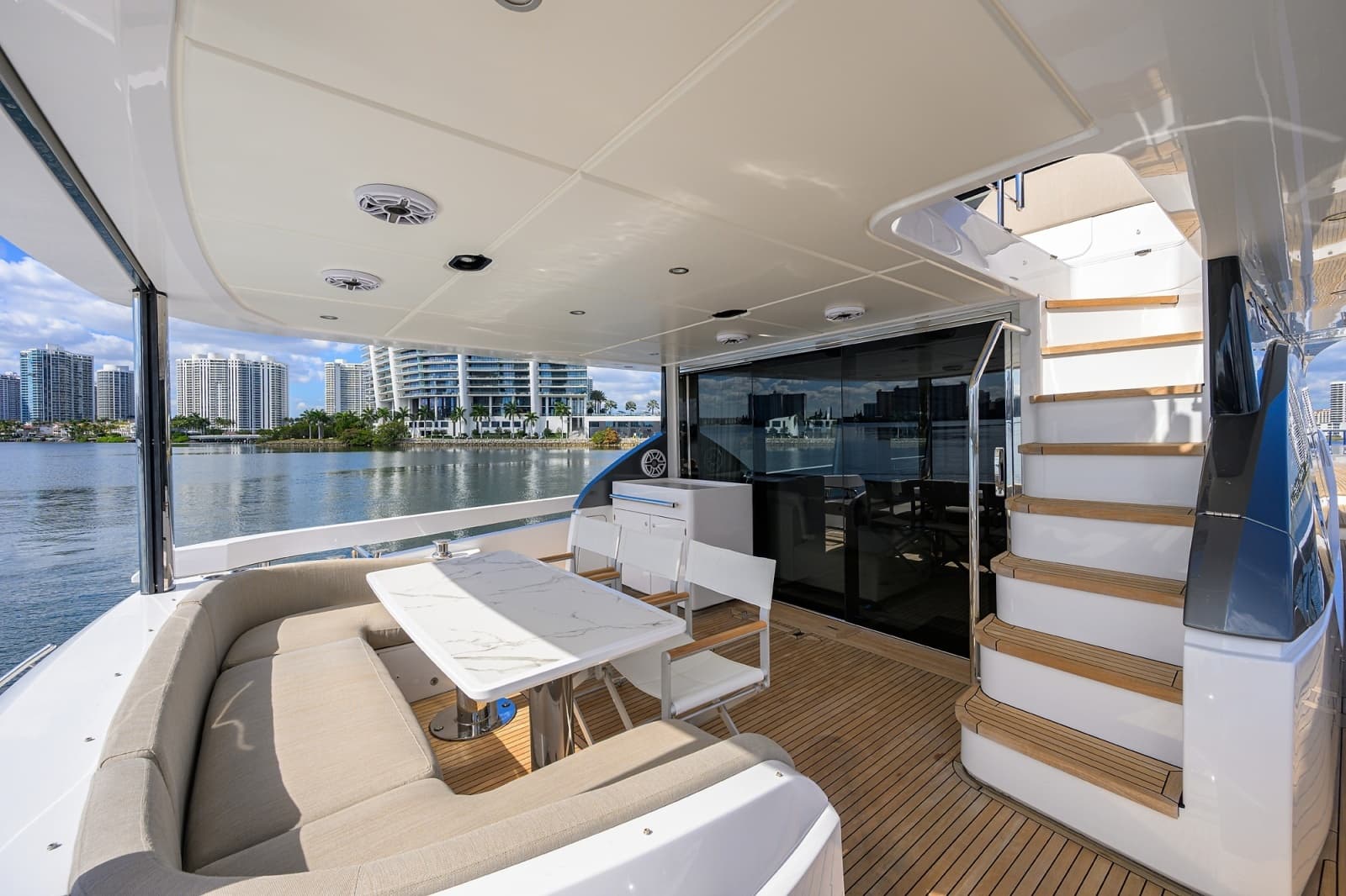 Azimut 78 - DT78 - Aft Deck