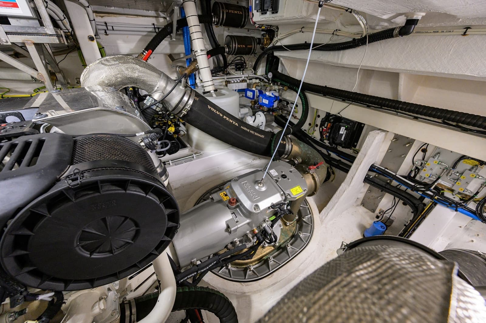 Azimut 78 - DT78 - Engine Room