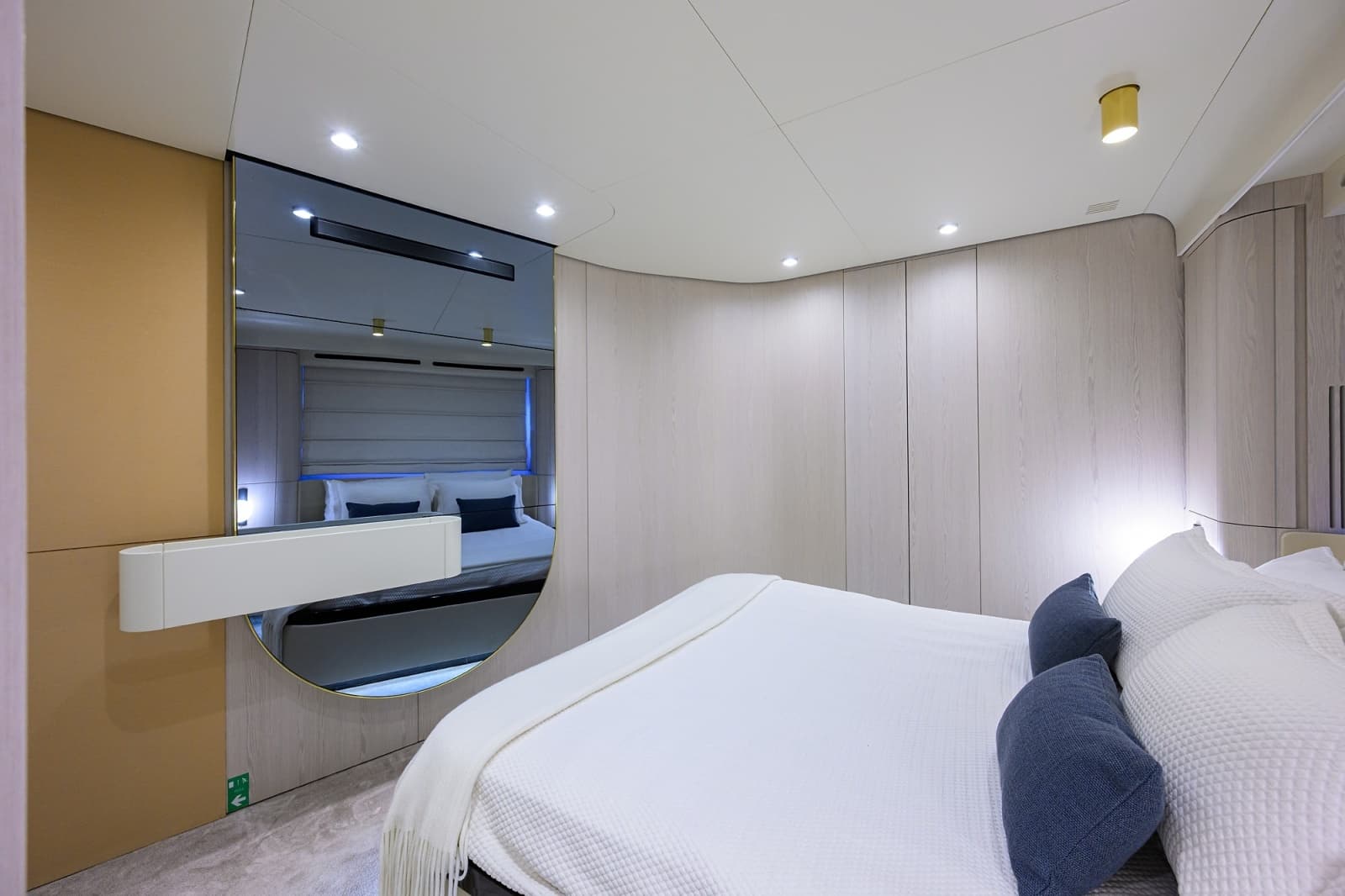 Azimut 78 - DT78 - Forward Stateroom