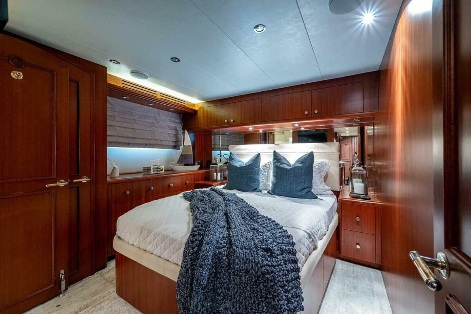 2003 Hatteras 100 Raised Pilothouse