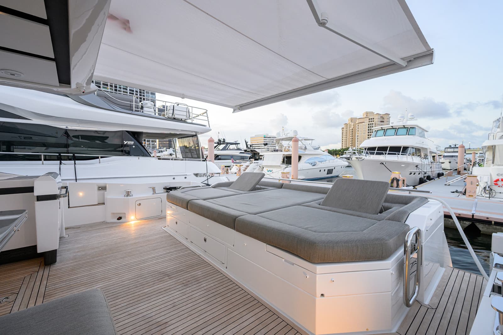 2019 Azimut S7