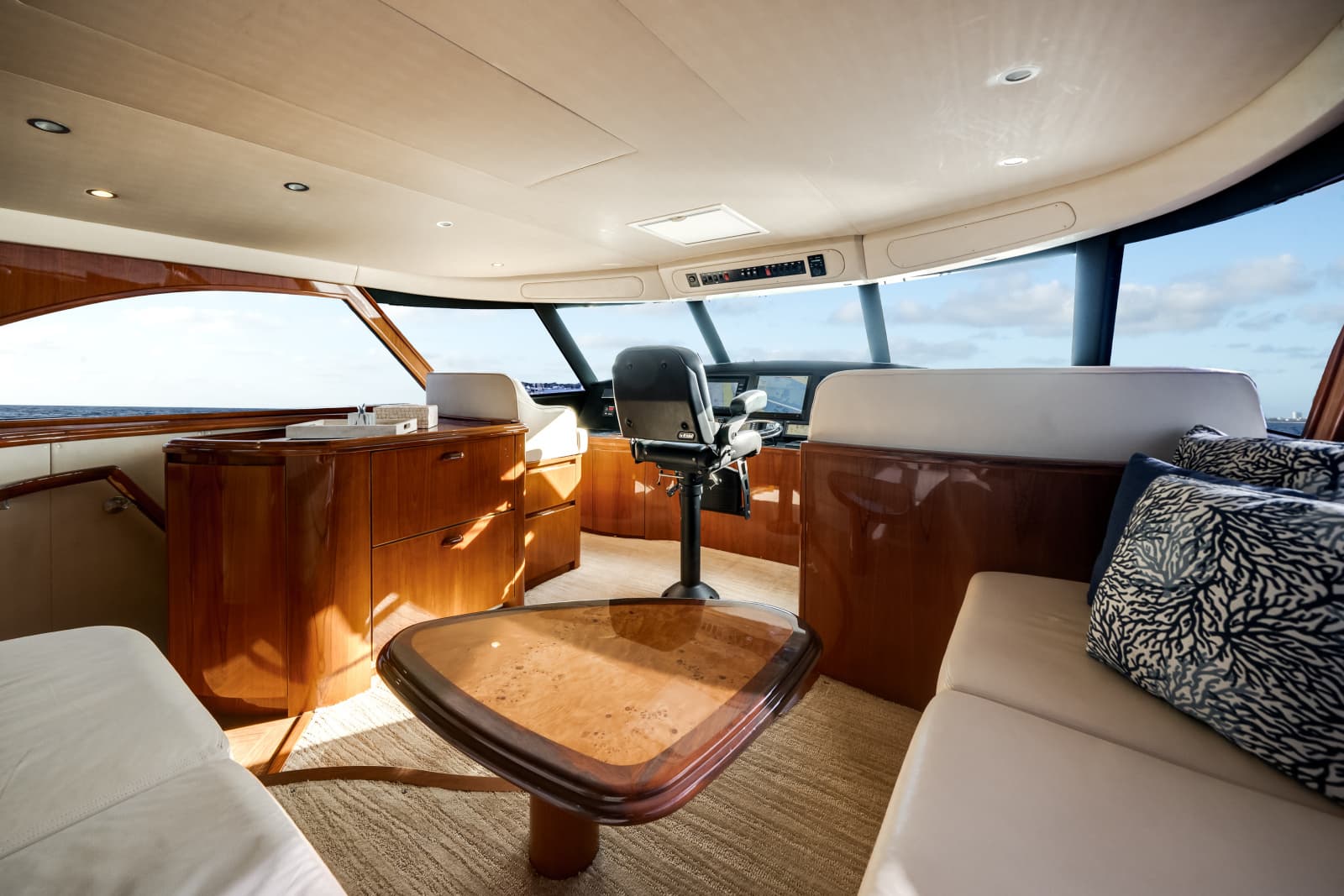 2015 Viking 70 CV ENCLOSED BRIDGE