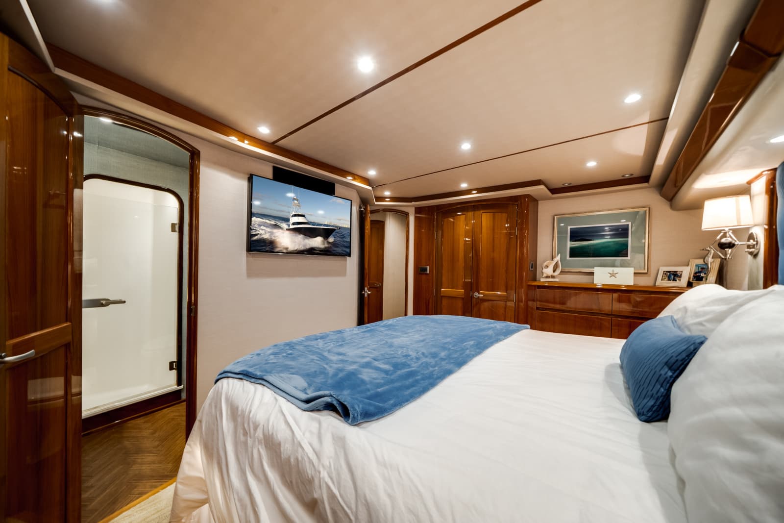 2015 Viking 70 CV ENCLOSED BRIDGE