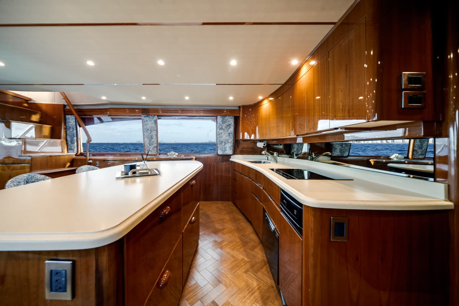 2015 Viking 70 CV ENCLOSED BRIDGE