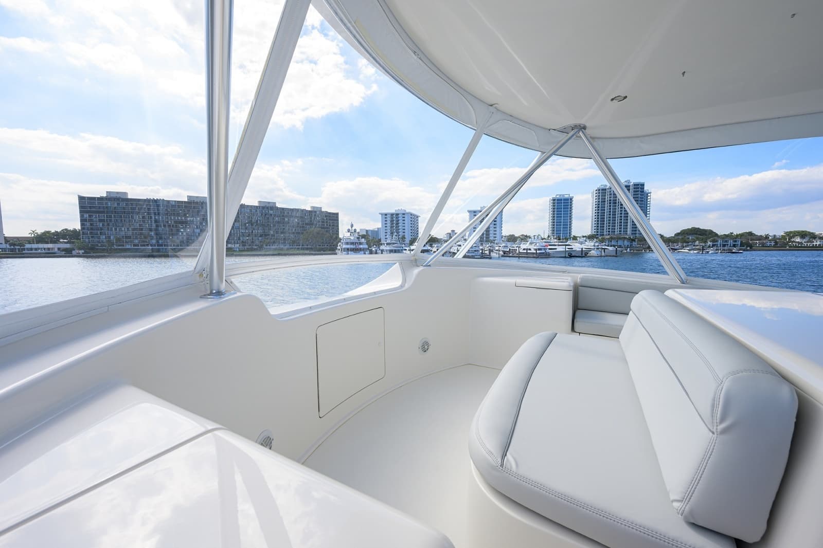 Viking 68 - BLOWFISH3 - Flybridge