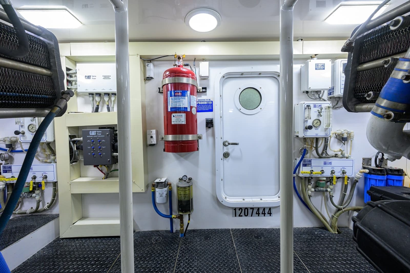 Viking 68 - BLOWFISH3 - Engine Room