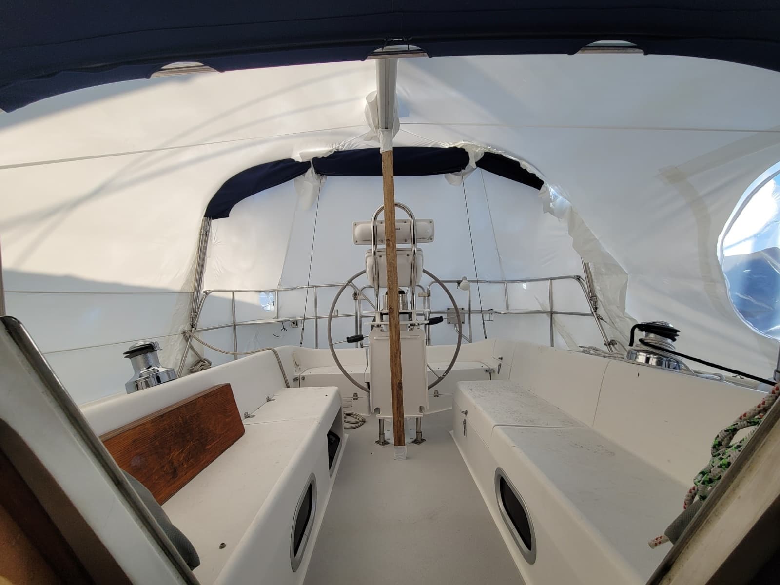 2006 Catalina 320
