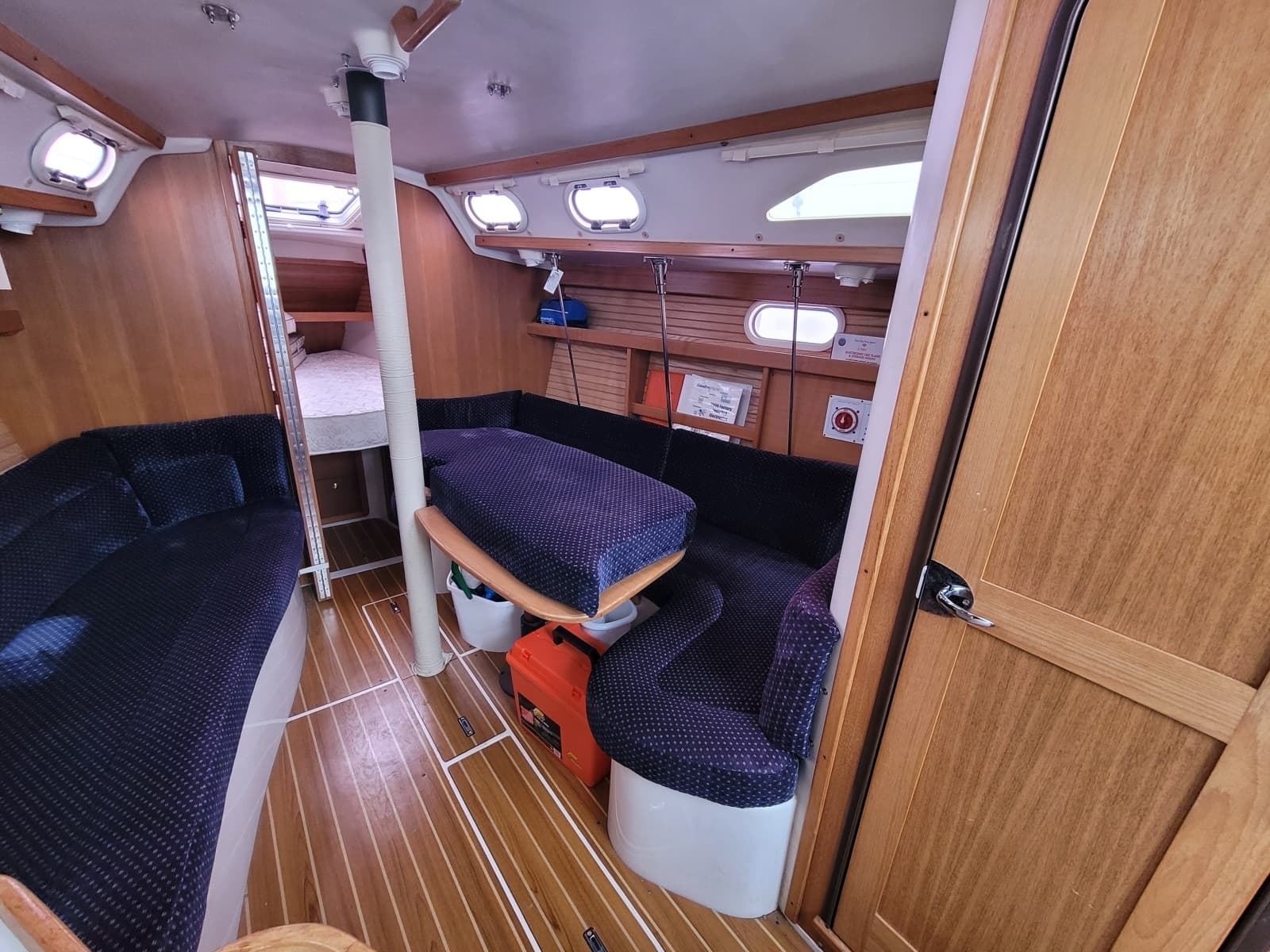 2006 Catalina 320