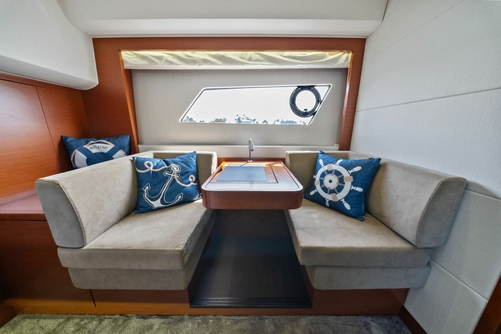 2015 Prestige 550 'Legacy'