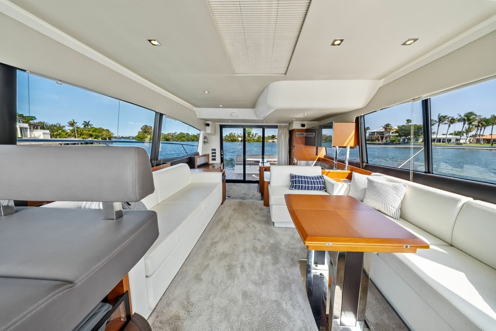 2015 Prestige 550 'Legacy'