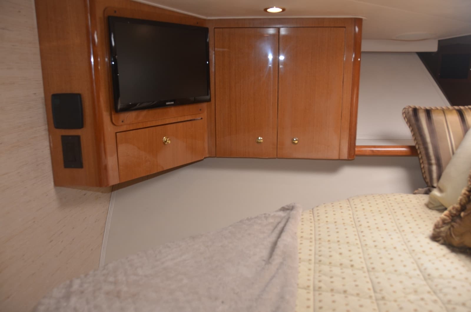 Viking 52 LET IT RAIN - Guest Stateroom