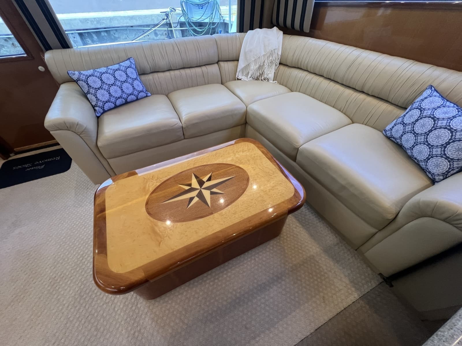 Viking 52 LET IT RAIN - Salon