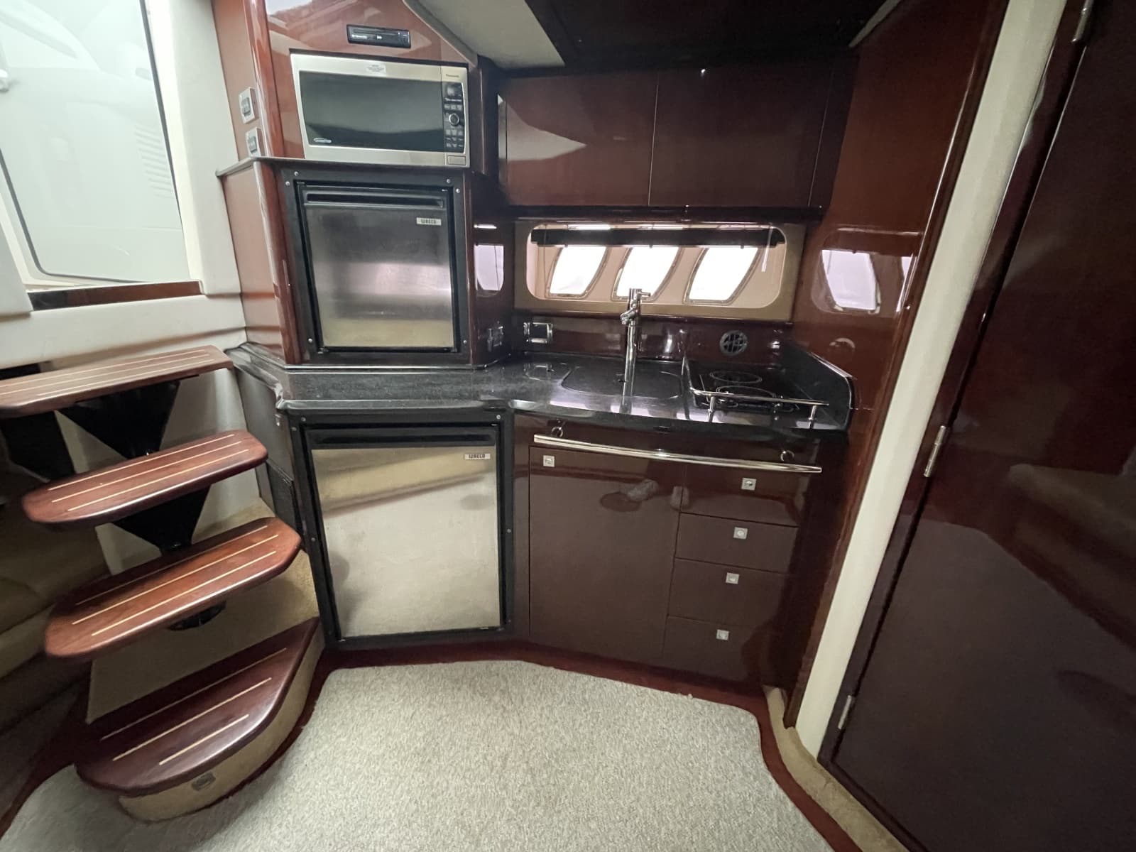 2010 Sea Ray 390 Sundancer