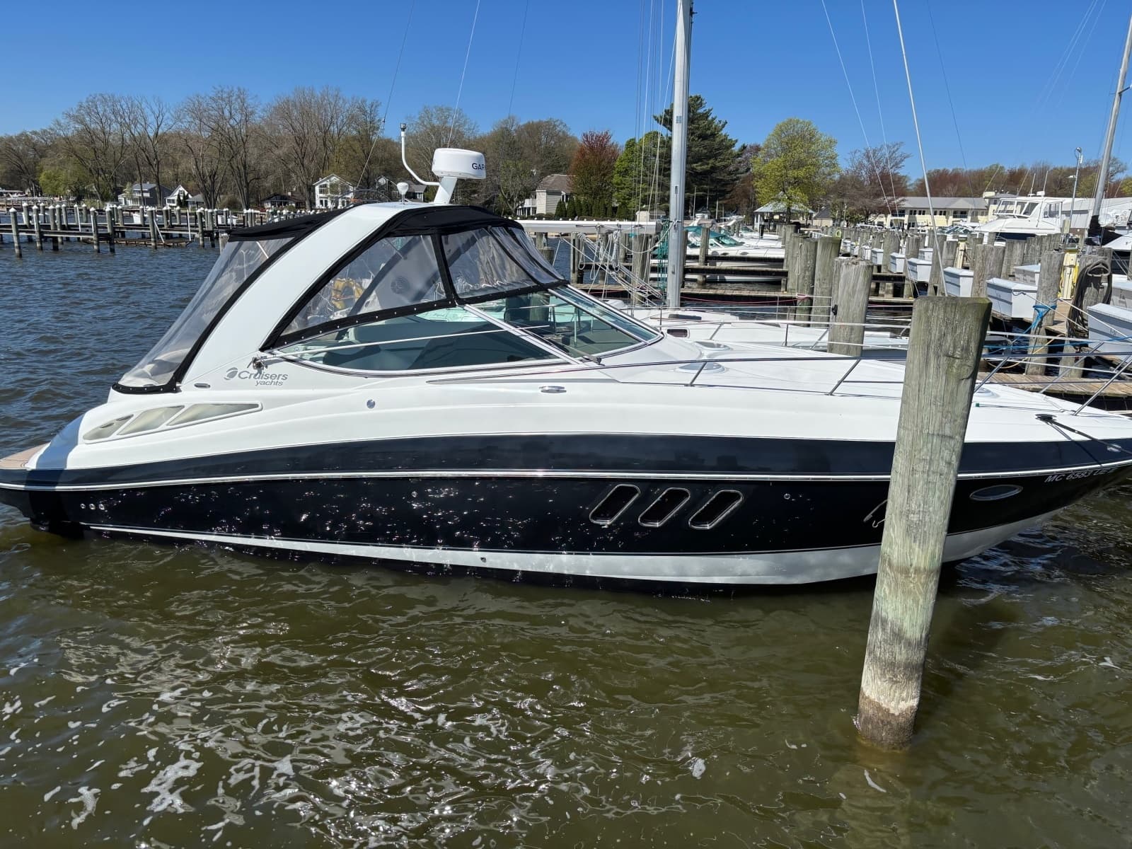 2008 Cruisers Yachts 330/350 Express
