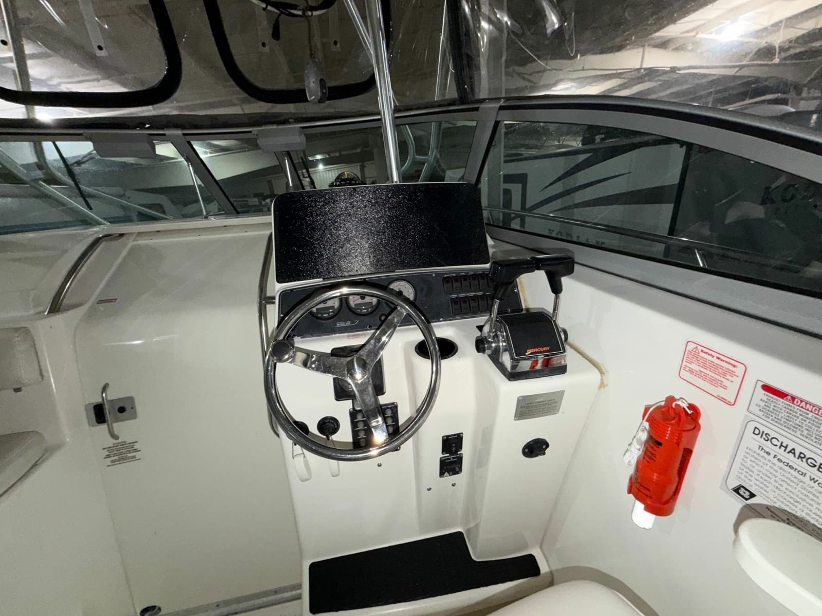 2001 Boston Whaler 26 Conquest