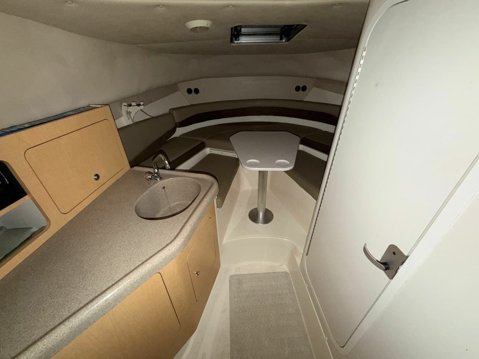 2001 Boston Whaler 26 Conquest