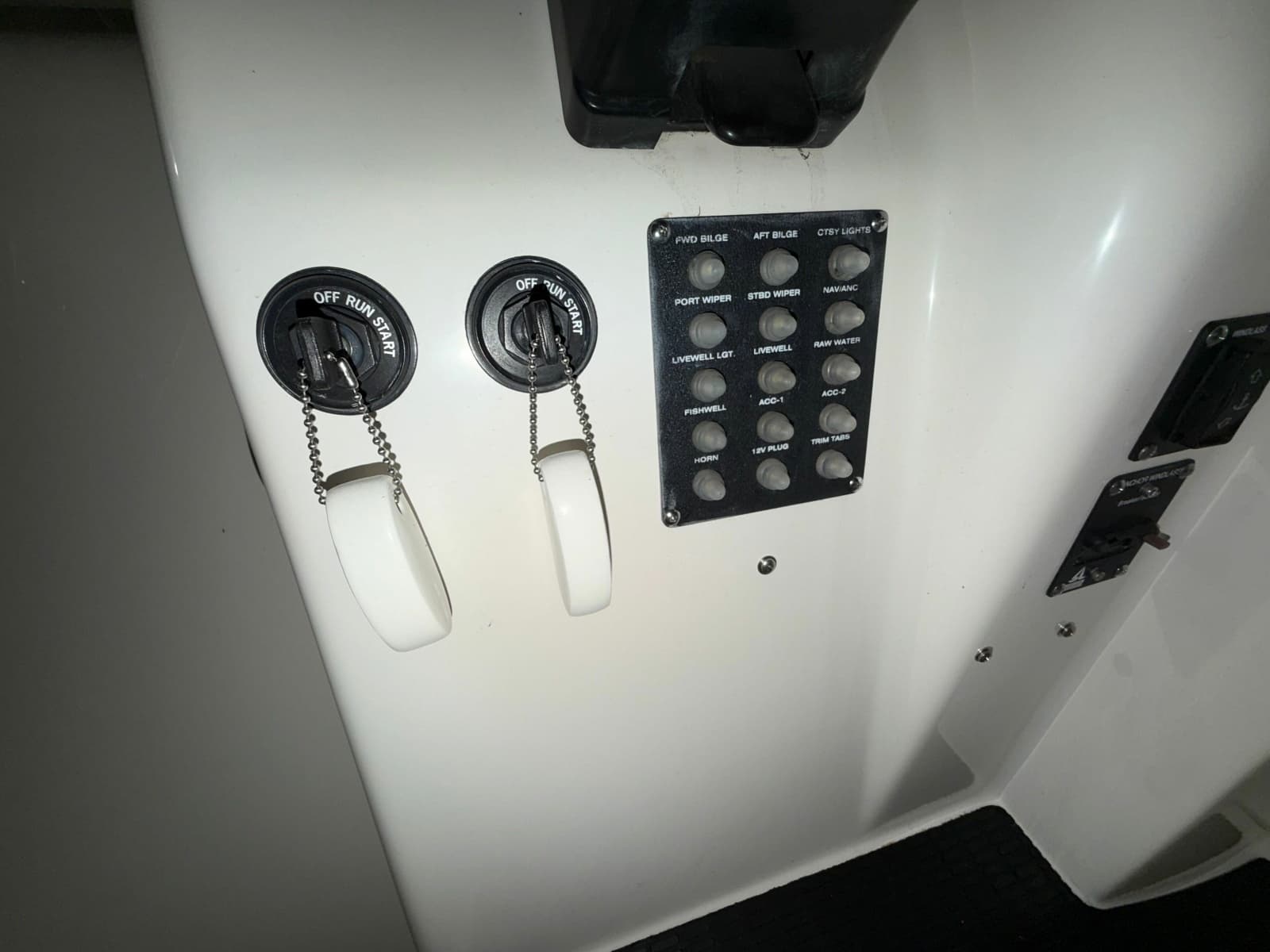 2001 Boston Whaler 26 Conquest