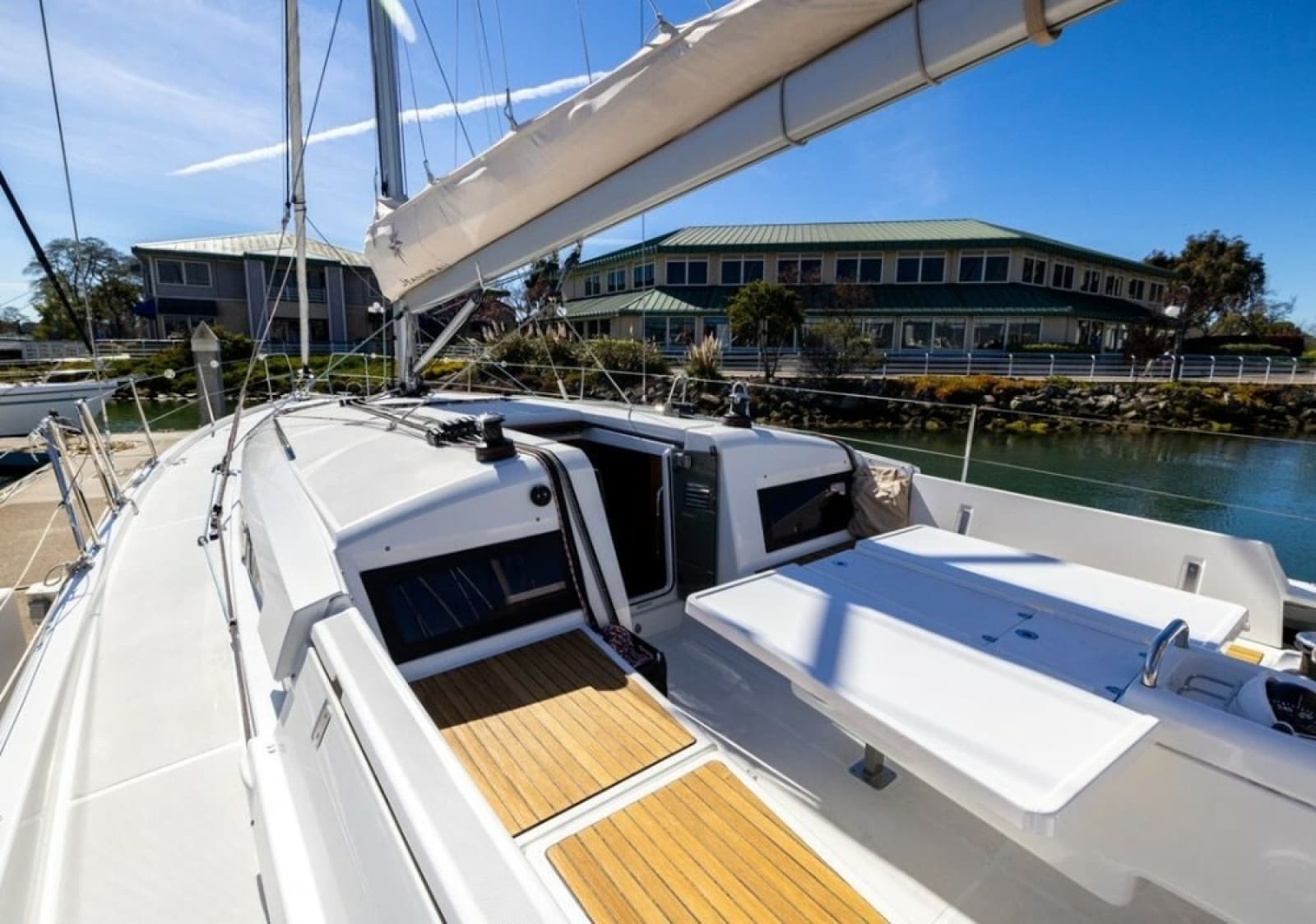 2018 Jeanneau Sun Odyssey 440