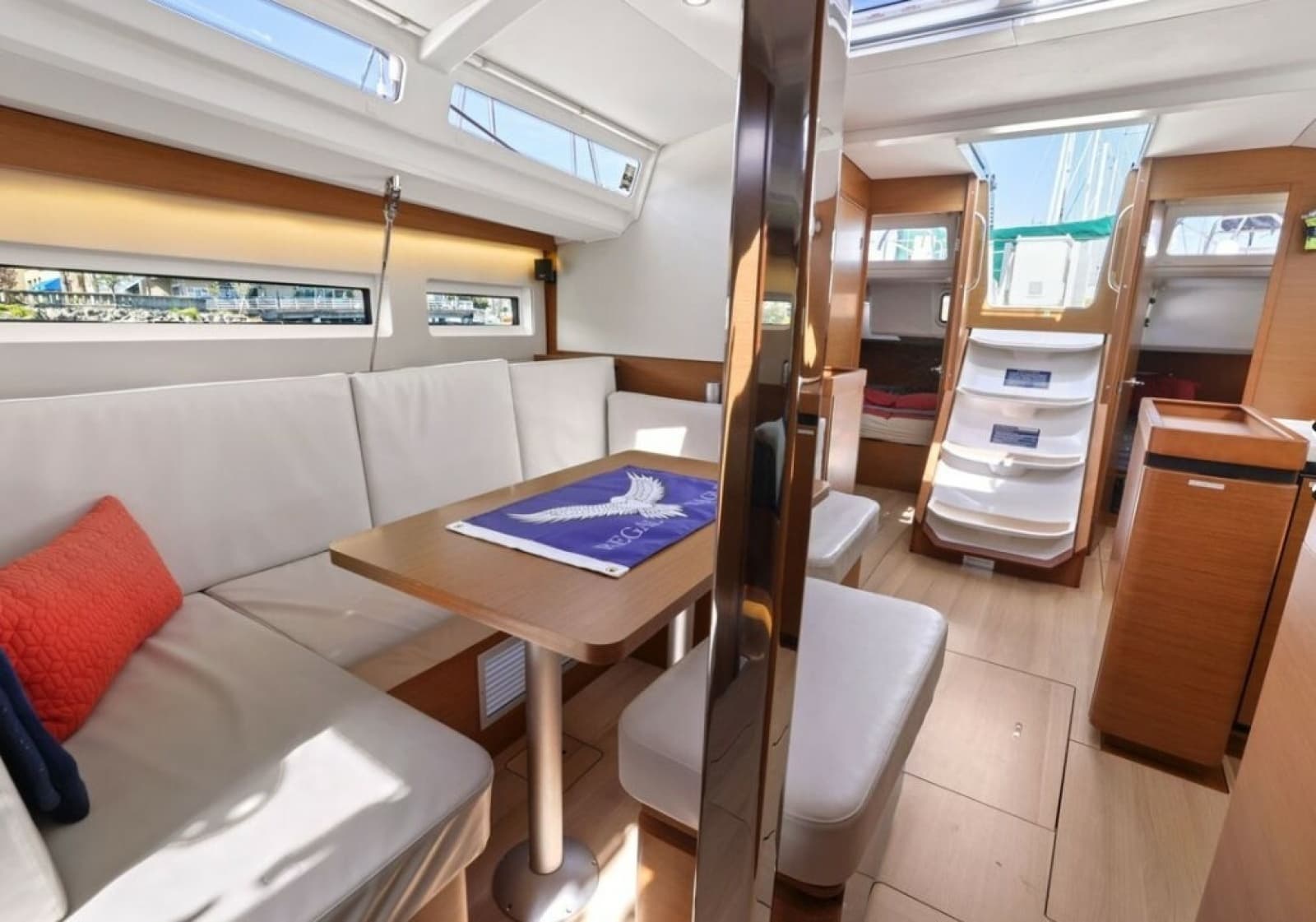 2018 Jeanneau Sun Odyssey 440